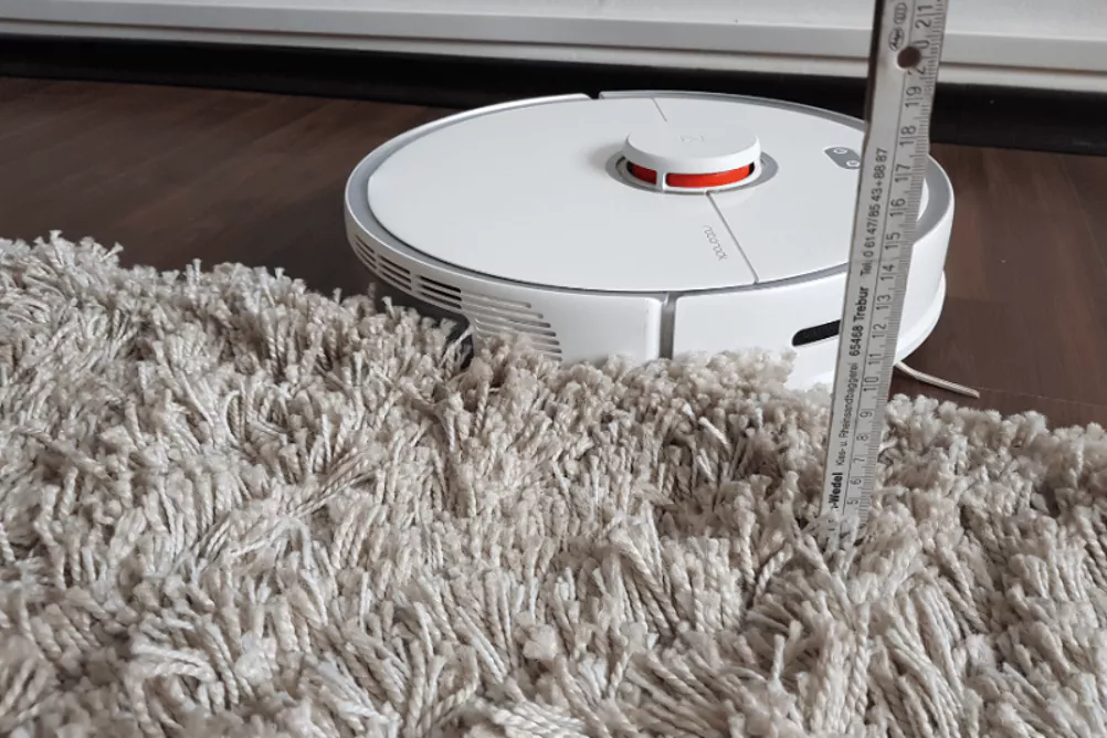Aspirateur robot pour tapis et moquettes