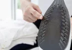 Comment nettoyer et détartrer son fer à repasser